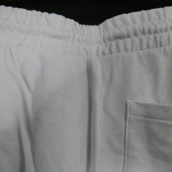 H&M - Regular Fit | medium | White Sweat Shorts - Picture 10 of 14